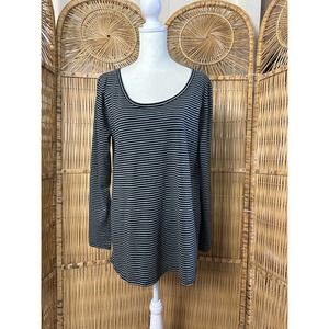 Lula‎ Roe Top Women’s Large